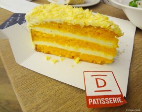 Dudok Yellow Velvet Cake