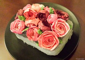 Emi's cookies and cakes red velvet cake with butter roses